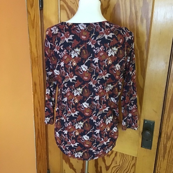 Lucky Floral boho V neck top - Picture 12 of 12